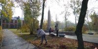 Жители Котовска в рамках месячника благоустройства провели субботник в сквере «Октябрьский» - ИА ПроКотовск